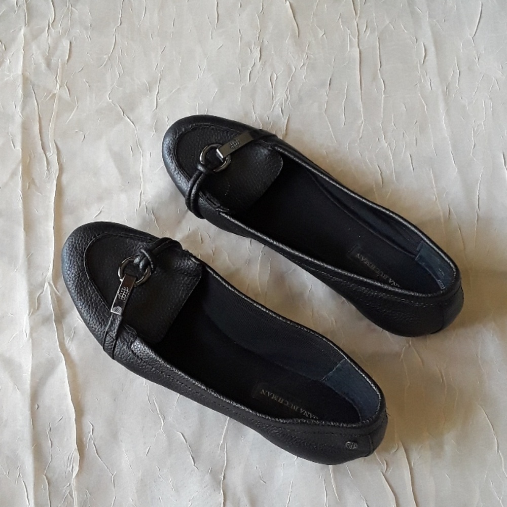Black Dana Hickman flat shoes